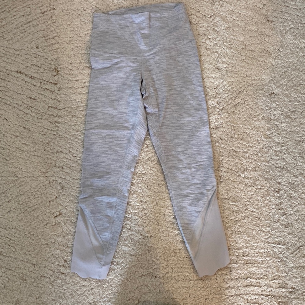 White/grey lululemon leggings